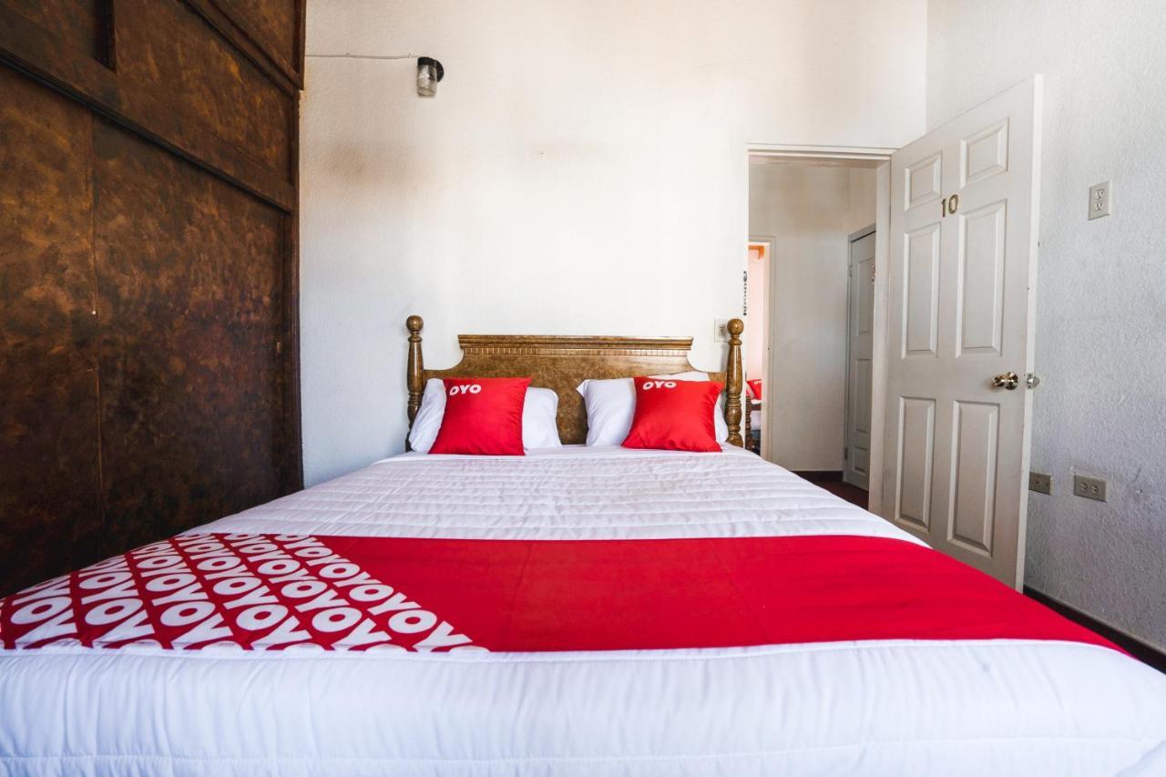 Oyo Hotel Cocobeach, Ensenada Eksteriør billede