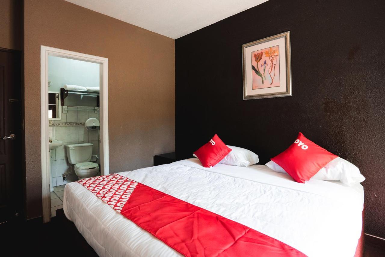 Oyo Hotel Cocobeach, Ensenada Eksteriør billede
