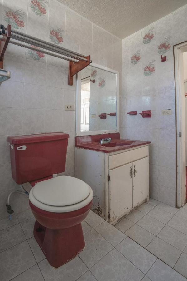 Oyo Hotel Cocobeach, Ensenada Eksteriør billede