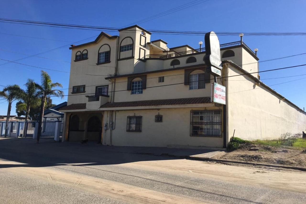 Oyo Hotel Cocobeach, Ensenada Eksteriør billede